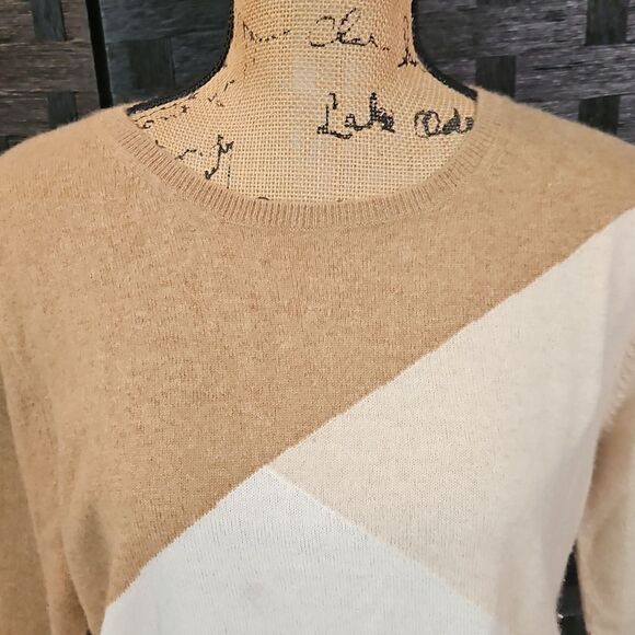 J Crew Tan and Cream Colorblock Cashmere Sweater Size Medium - Picture 5 of 14